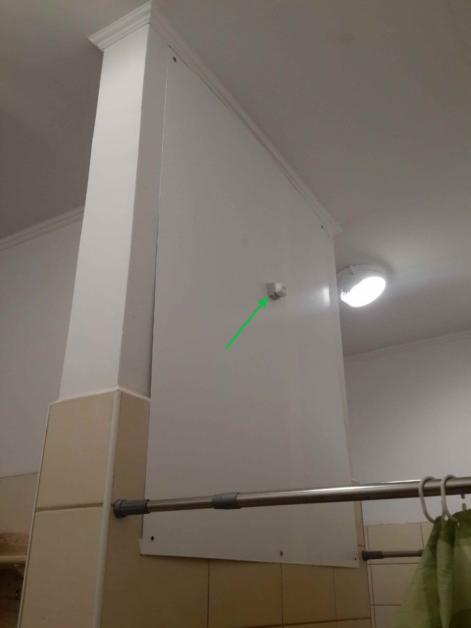 Digital beacon in the shower room