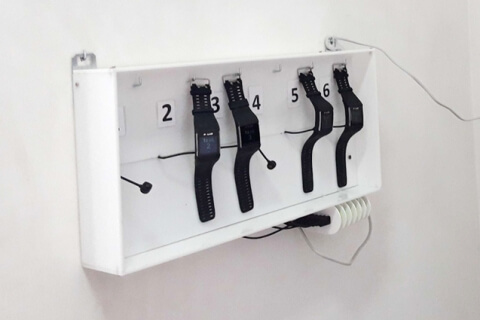  A custom smartwatch charging station